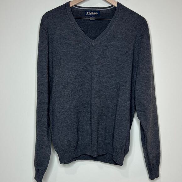 Brooks Brothers Extra Fine Italian Merino Wool Gray V Neck Sweater Size M - Picture 1 of 7